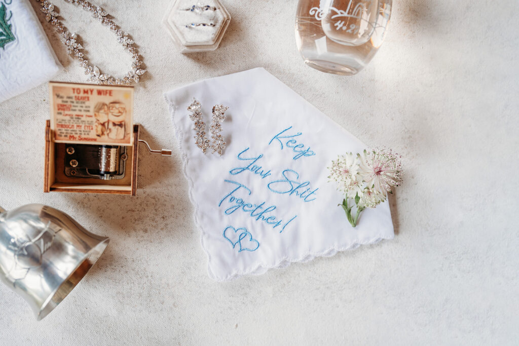 what to include in getting ready wedding photos